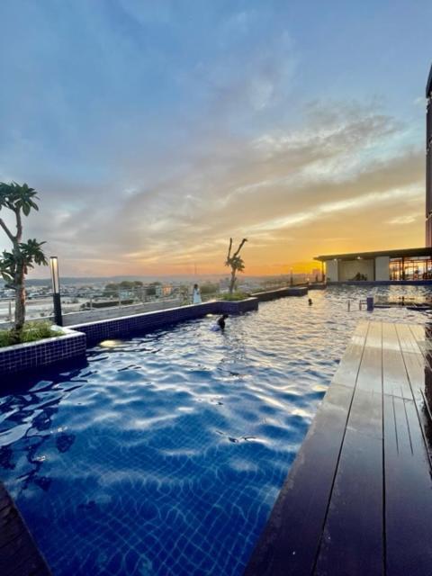 Verdela Pollux Meisterstadt Batam Apartement Ngoại thất bức ảnh